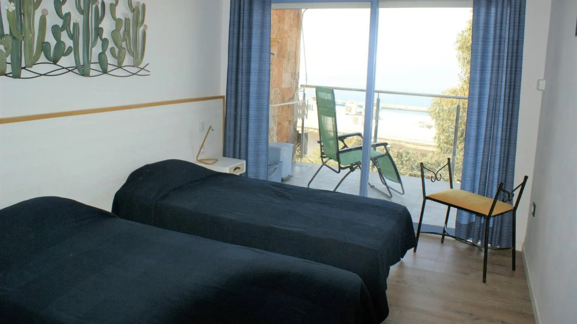 Apartamento Con Vistas Al Mar Y Al Puerto De Roses Av-07